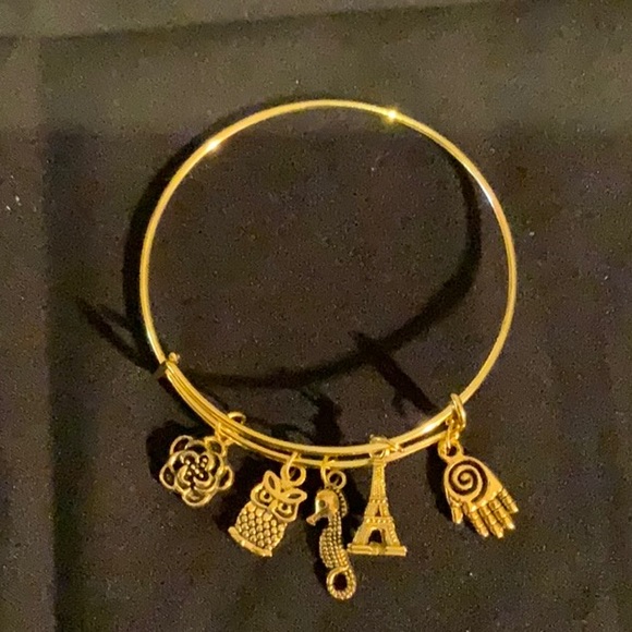 Bracelets - Picture 5 of 9